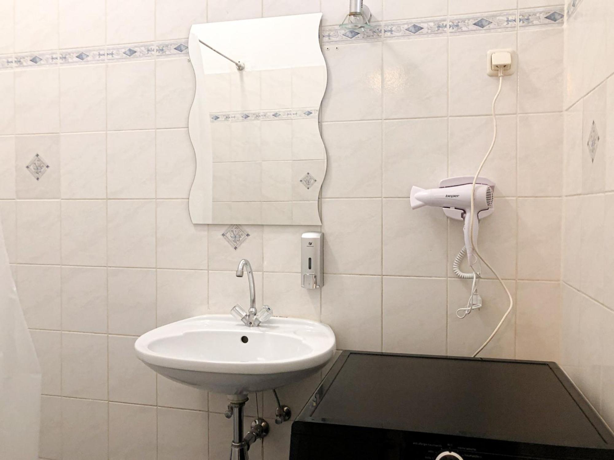 Prime Location Chic Apt, Near Akh Hospital Vienna